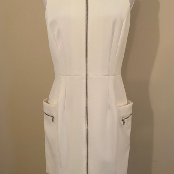 Ivory BCBG MaxAzria Unique Gown - Picture 2 of 11